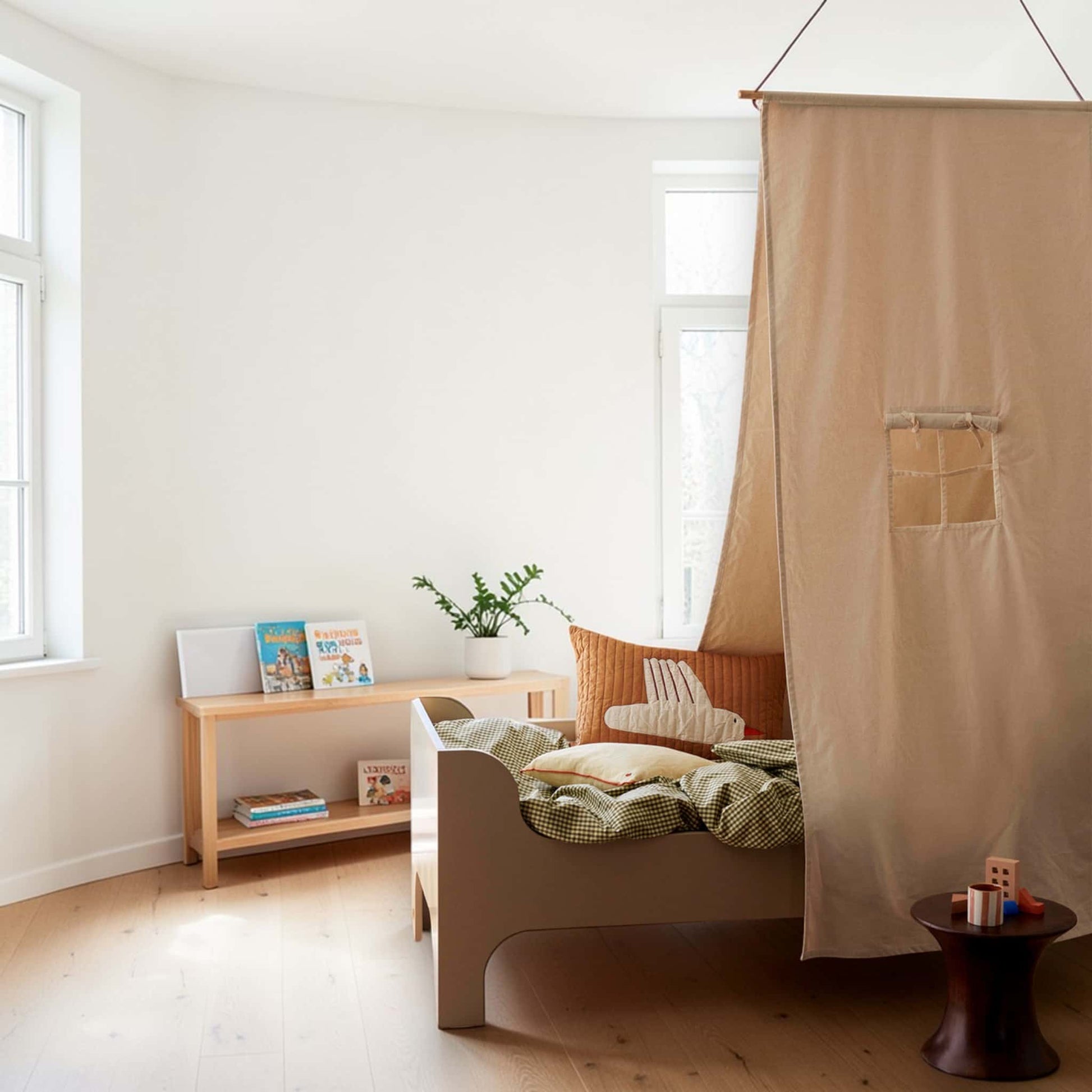 Settle Bed Canopy, Hanging Linen Canopy