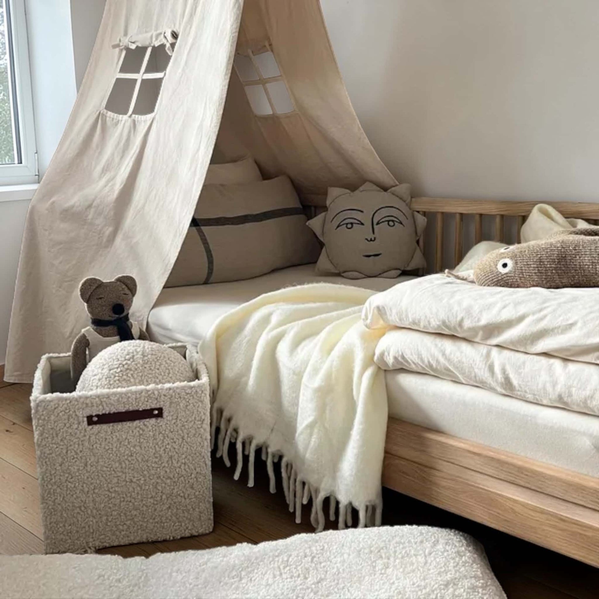 Settle Bed Canopy, Hanging Linen Canopy